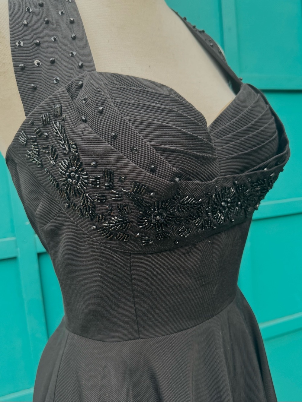 Stunning Retro Style Black Beaded Halter Top Party Dress - full circle skirt !